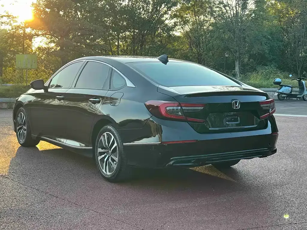 Honda Accord — фото 6