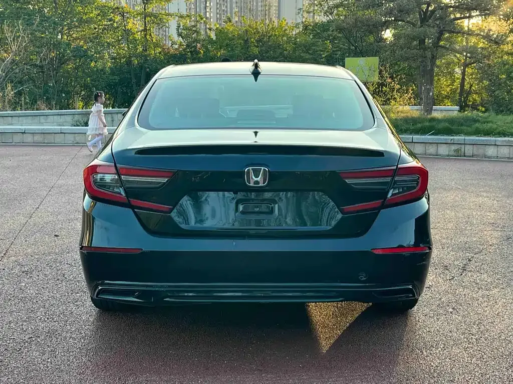 Honda Accord — фото 7