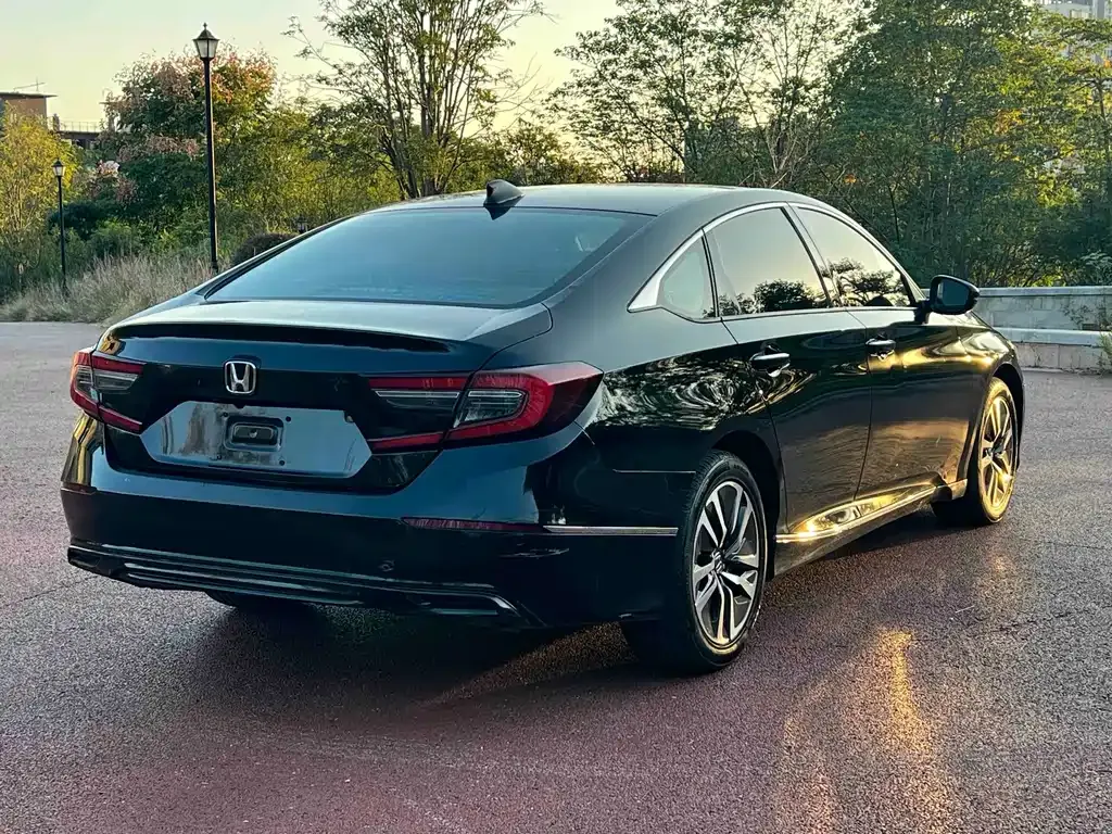 Honda Accord — фото 5