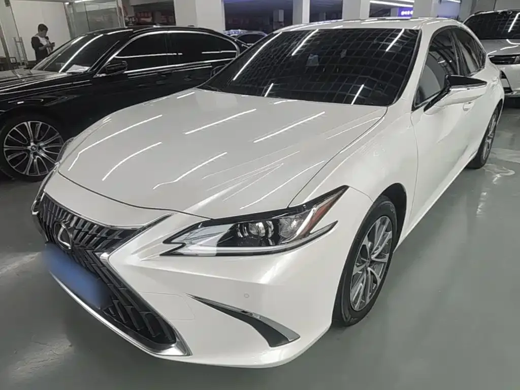 Lexus ES — фото 5