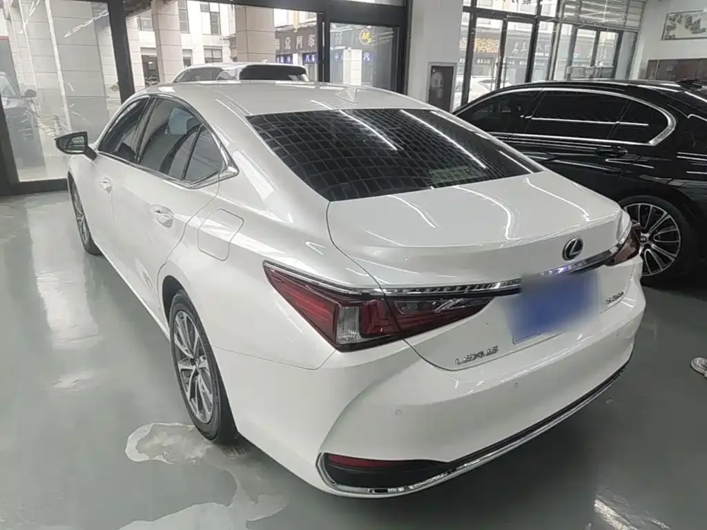 Lexus ES — фото 6