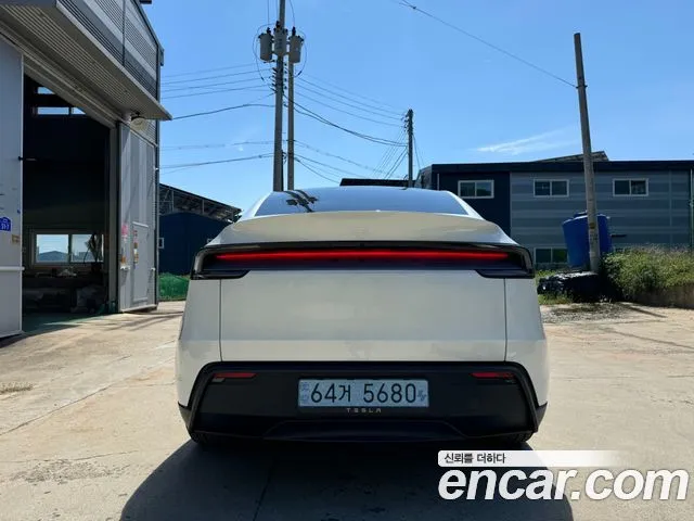 Tesla Model Y — фото 3