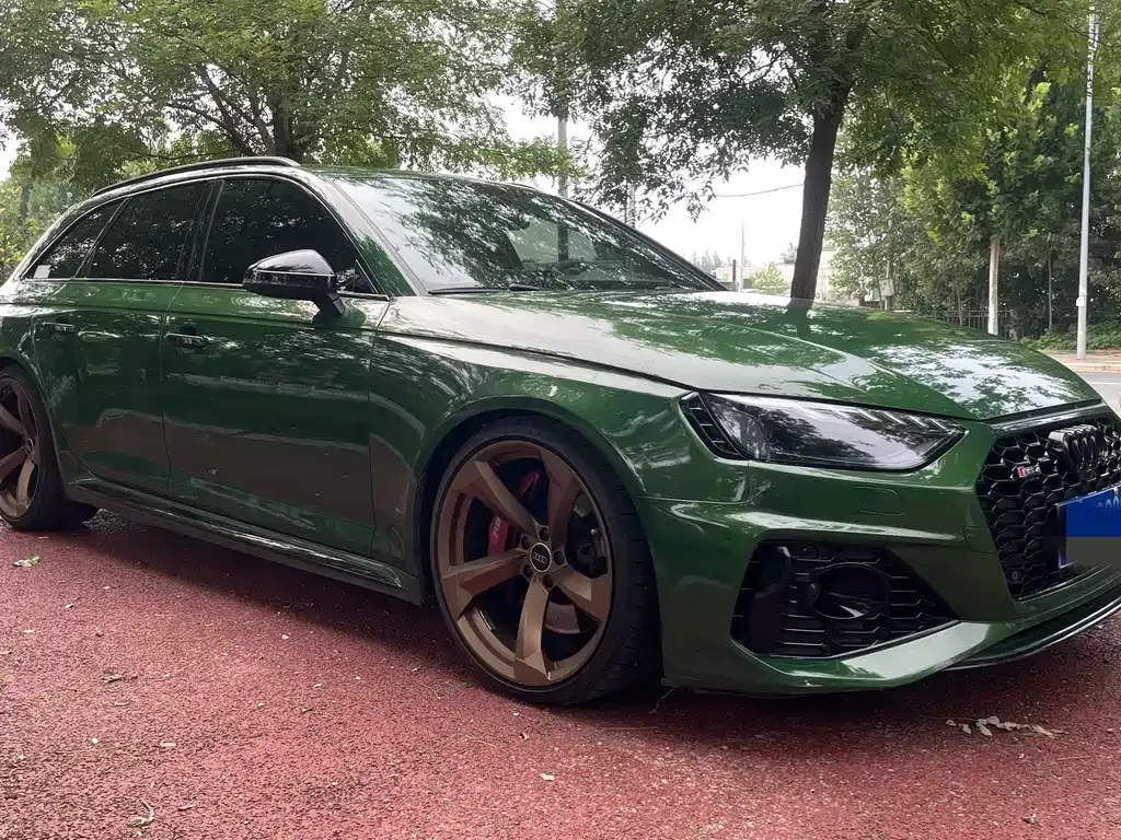 Audi RS 4 — фото 6