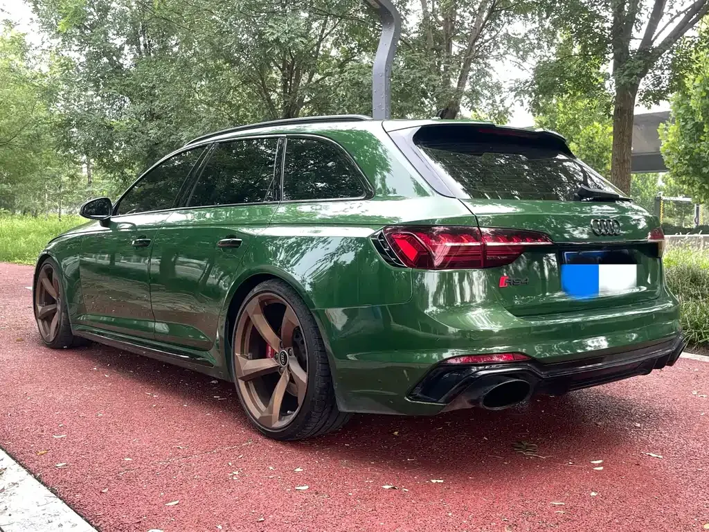 Audi RS 4 — фото 7