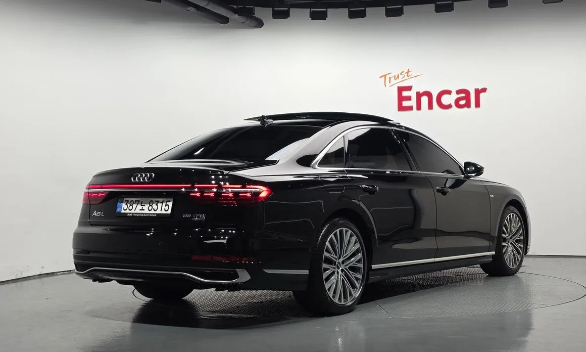 Audi A8 — фото 10