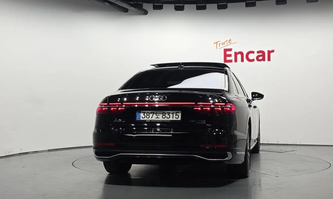 Audi A8 — фото 8
