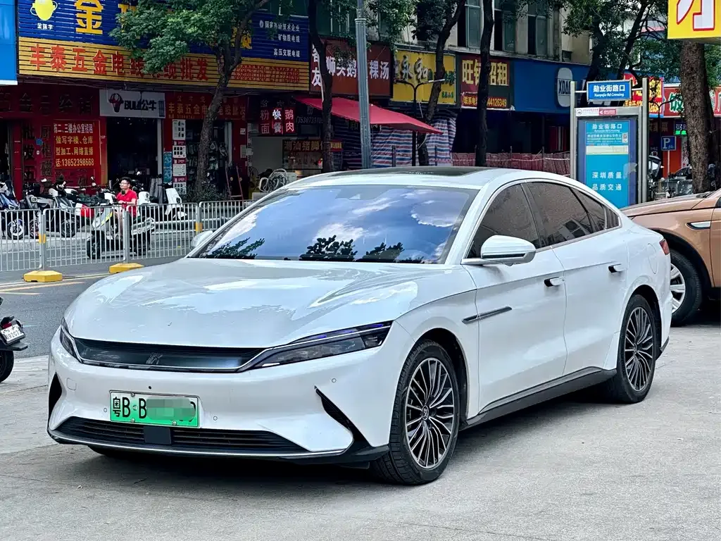 BYD Han — фото 1