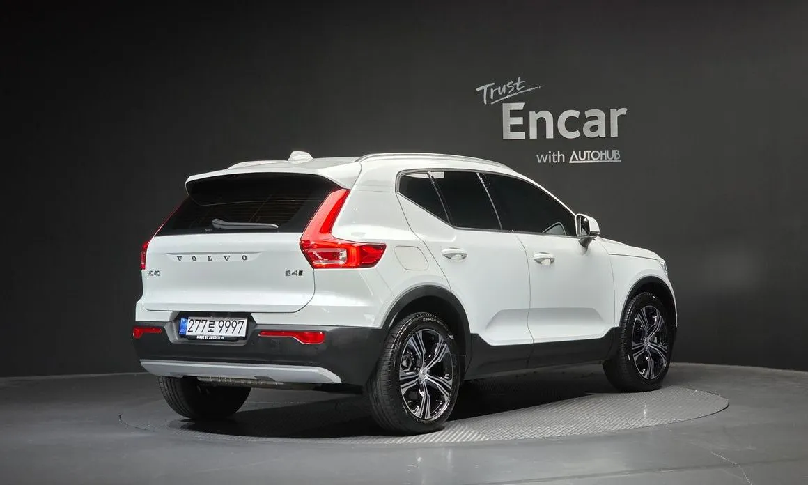Volvo XC40 — фото 5
