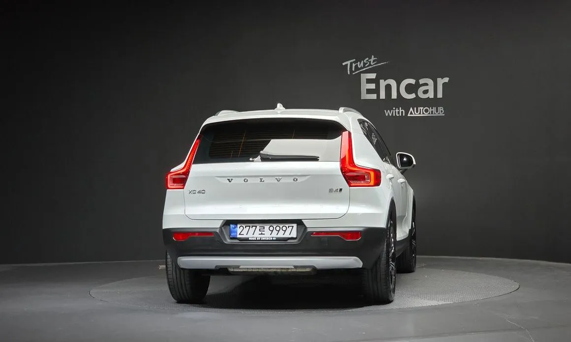 Volvo XC40 — фото 4
