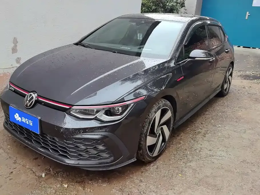 Volkswagen Golf GTI — фото 1