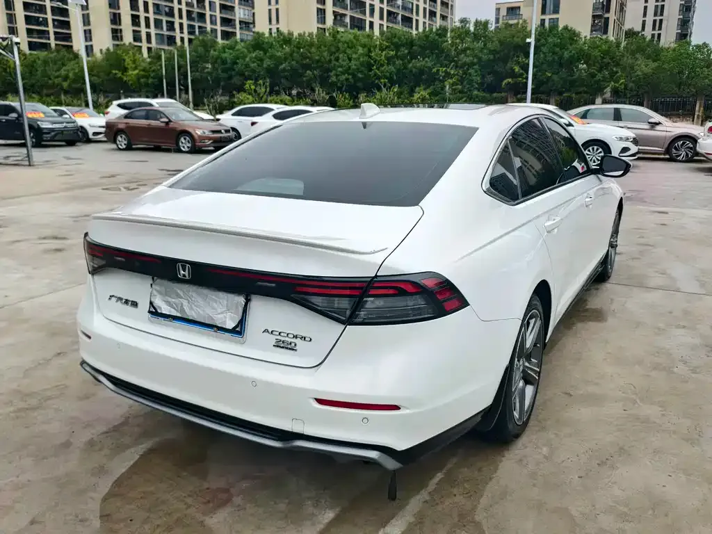 Honda Accord — фото 7