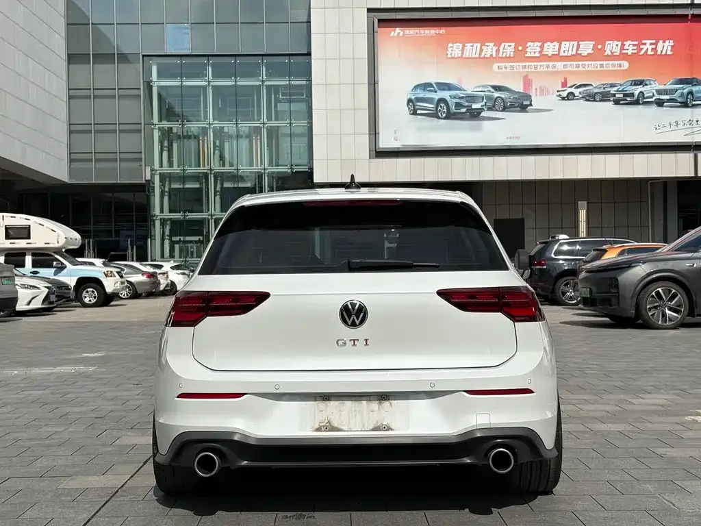 Volkswagen Golf GTI — фото 5
