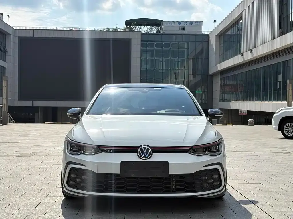 Volkswagen Golf GTI — фото 8