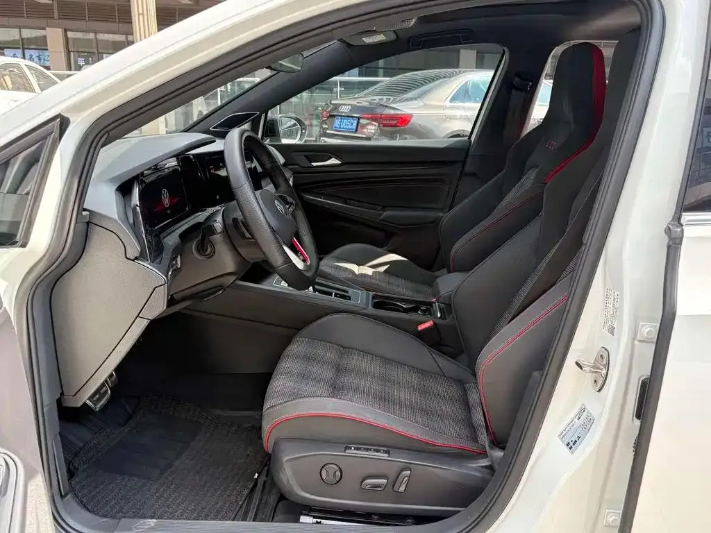 Volkswagen Golf GTI — фото 2