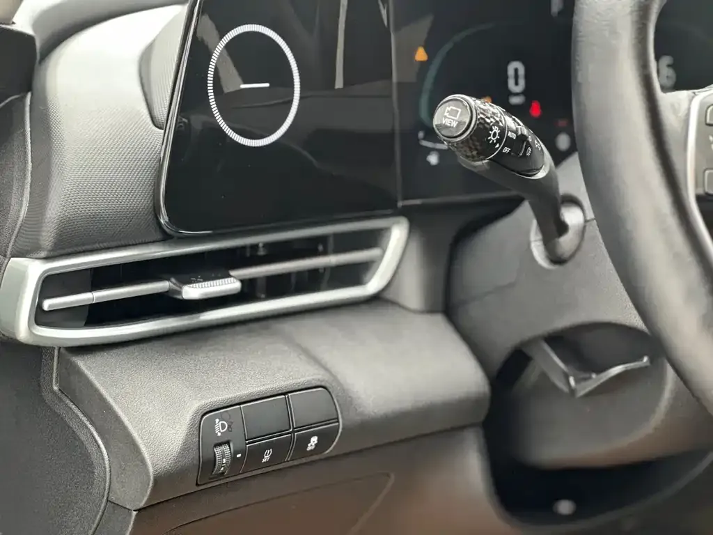 Hyundai Elantra — фото 8