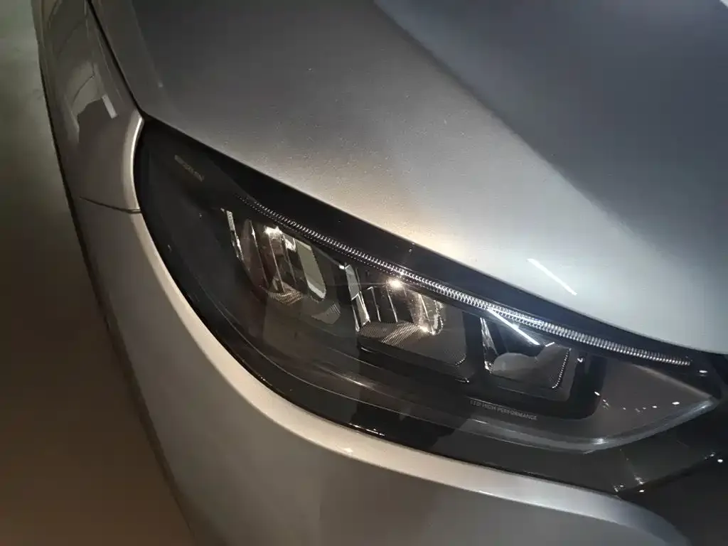 Mercedes-Benz EQE SUV — фото 2