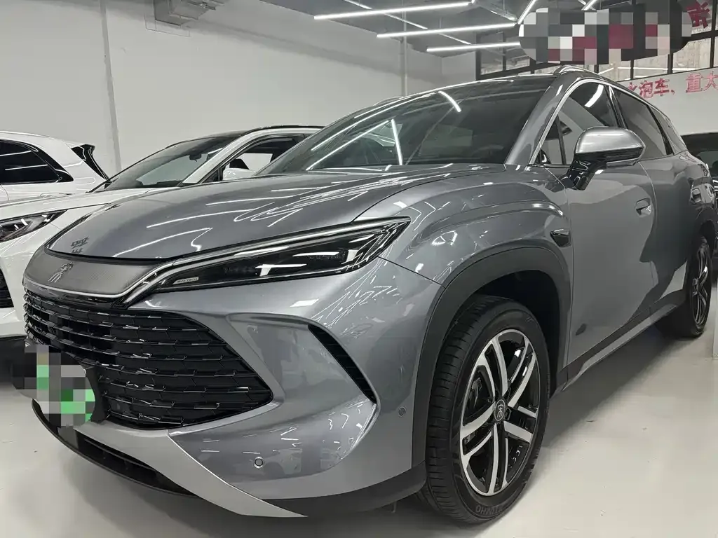 BYD L DM-i — фото 1