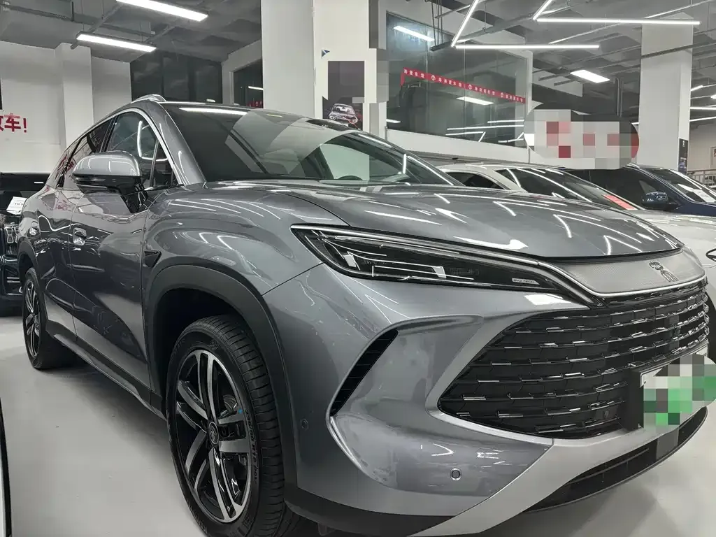 BYD L DM-i — фото 4