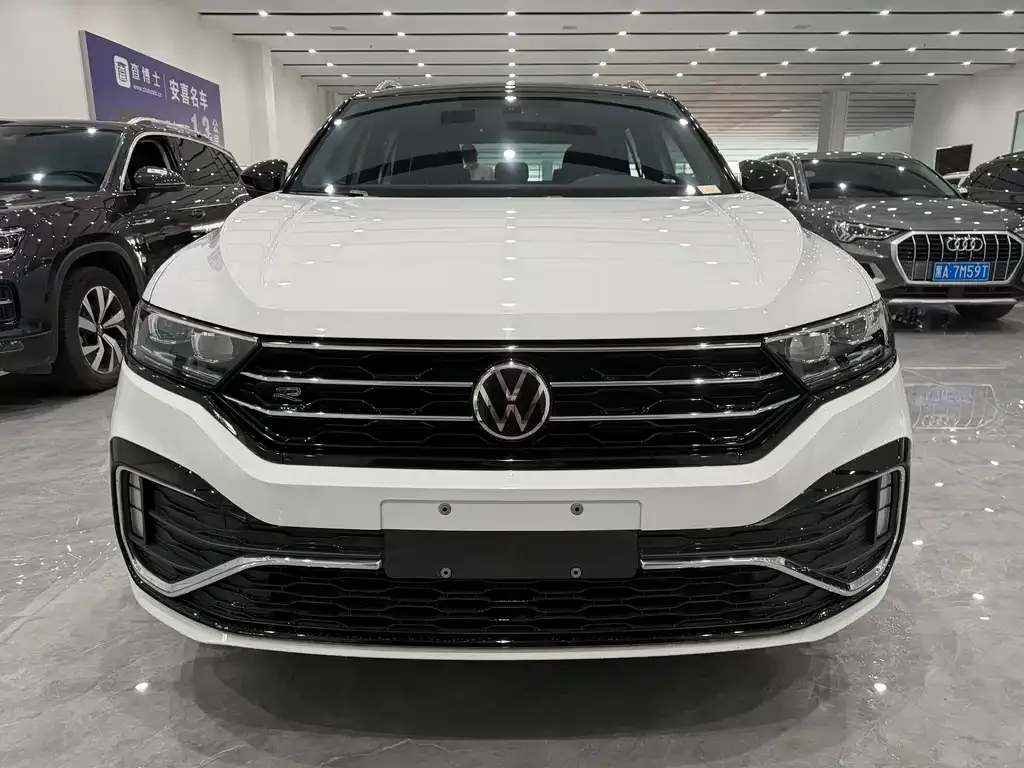Volkswagen T-Roc — фото 2