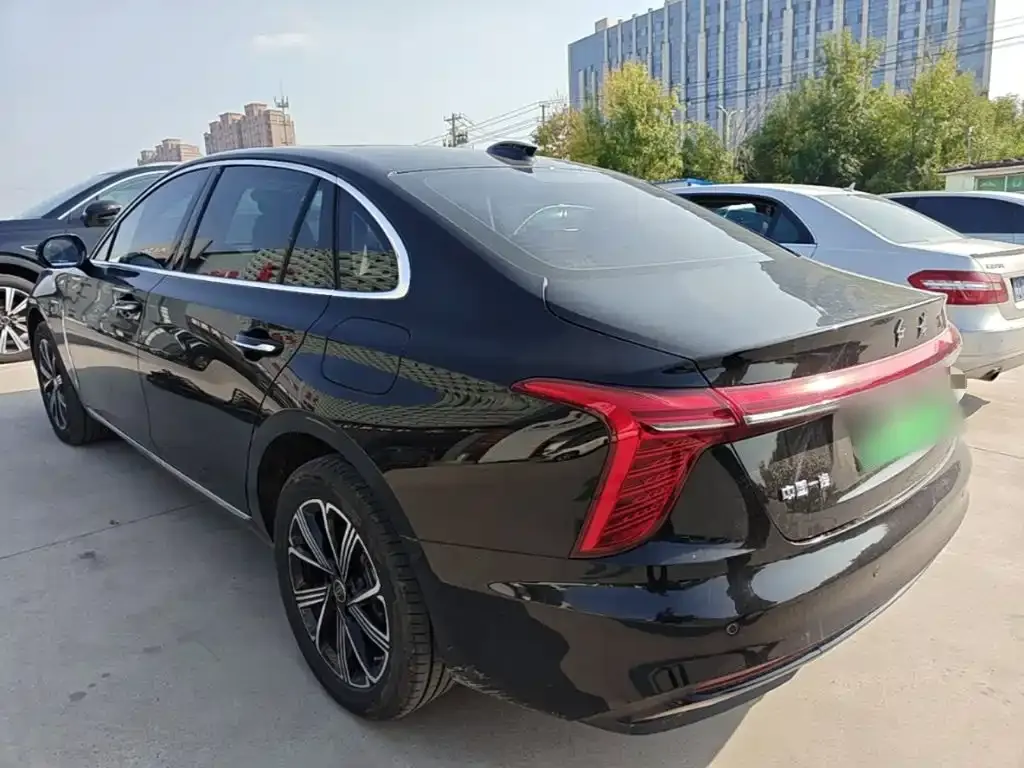 Hongqi H5 PHEV — фото 7