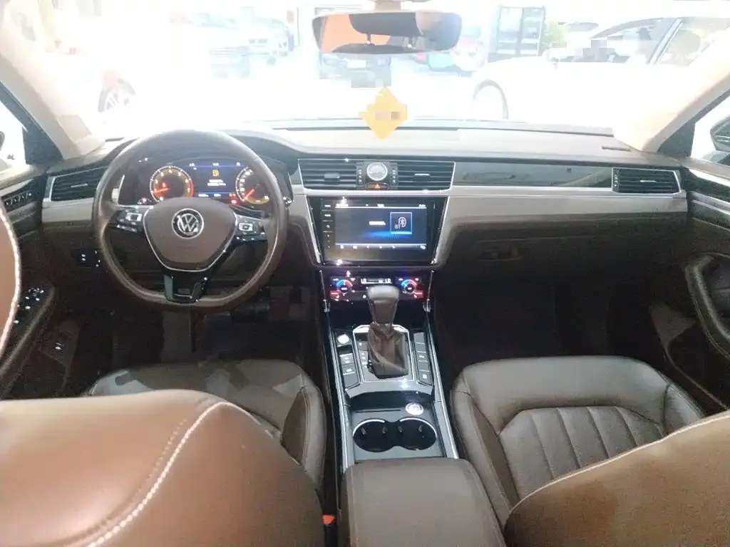 Volkswagen Phideon — фото 3