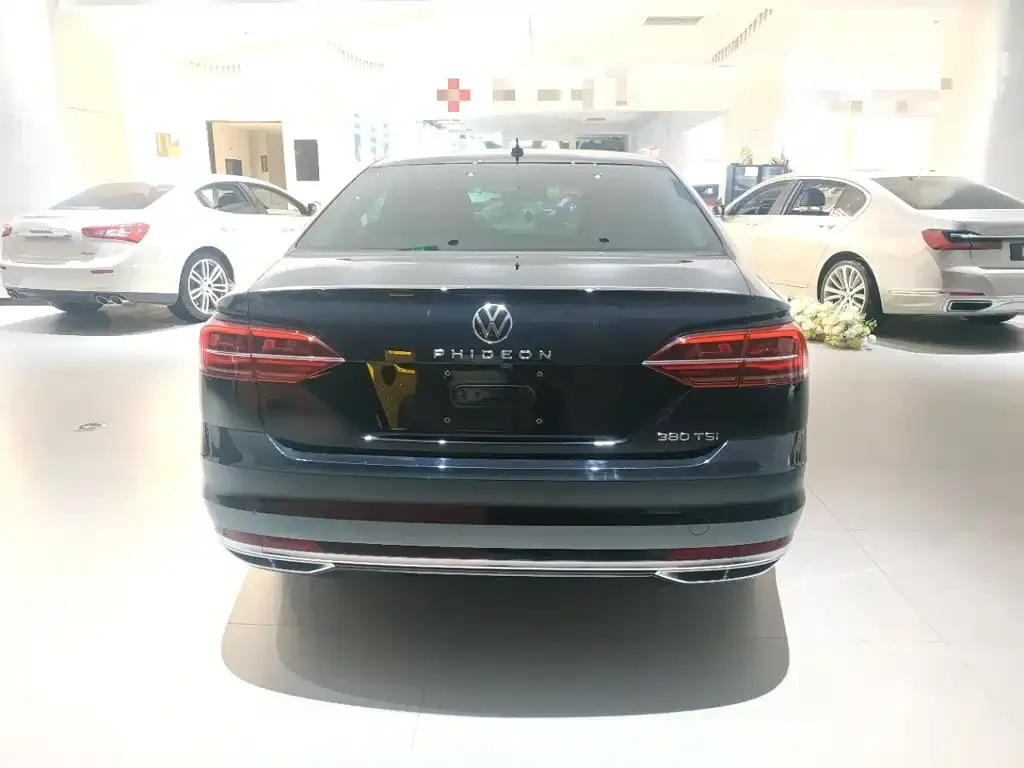 Volkswagen Phideon — фото 6