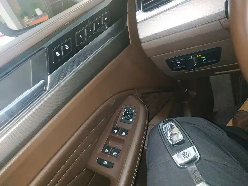 Volkswagen Phideon — фото 5