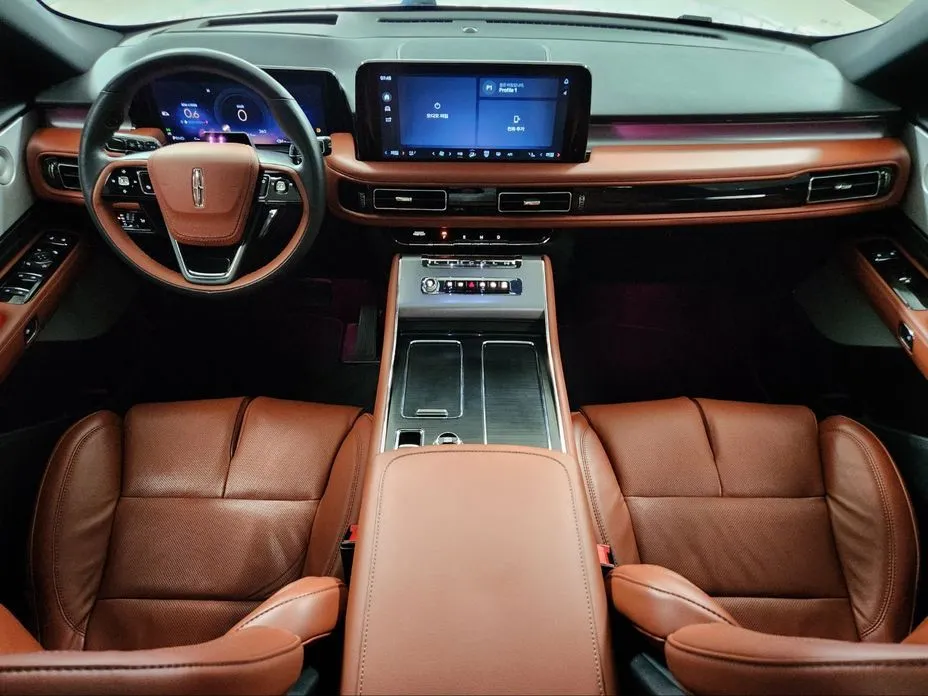 Lincoln Aviator — фото 10