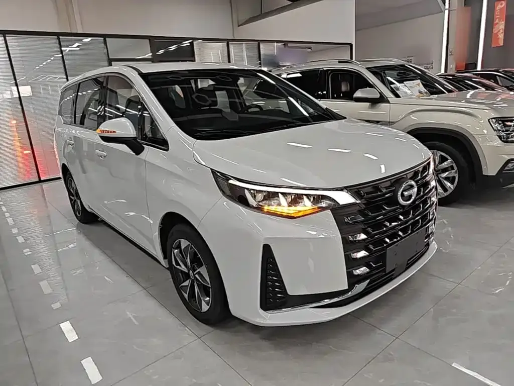 GAC Motor Trumpchi M6 — фото 3