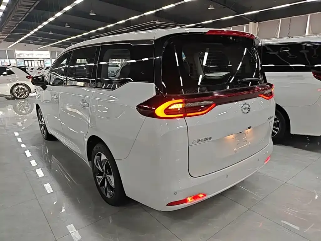 GAC Motor Trumpchi M6 — фото 8