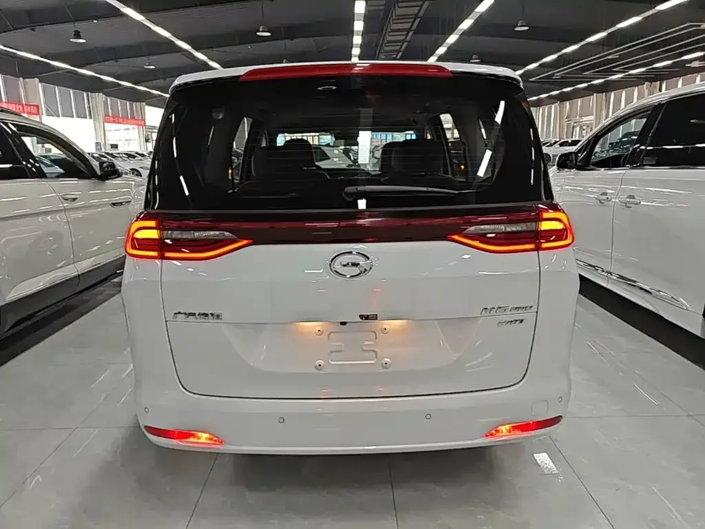 GAC Motor Trumpchi M6 — фото 2