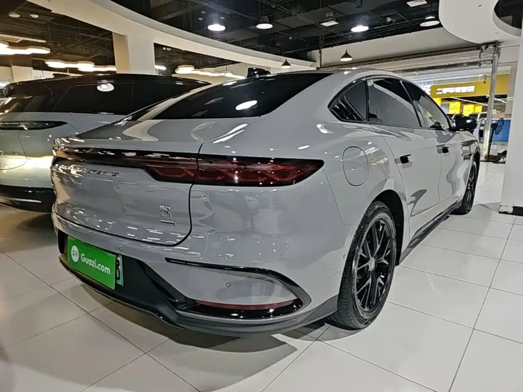 BYD Han — фото 10