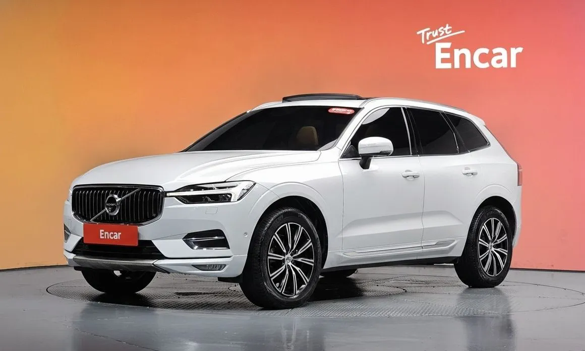 Volvo XC60 — фото 1