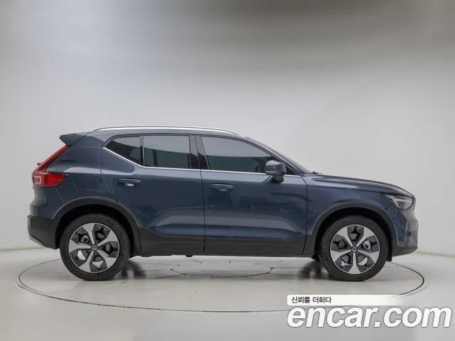 Volvo XC40 — фото 2