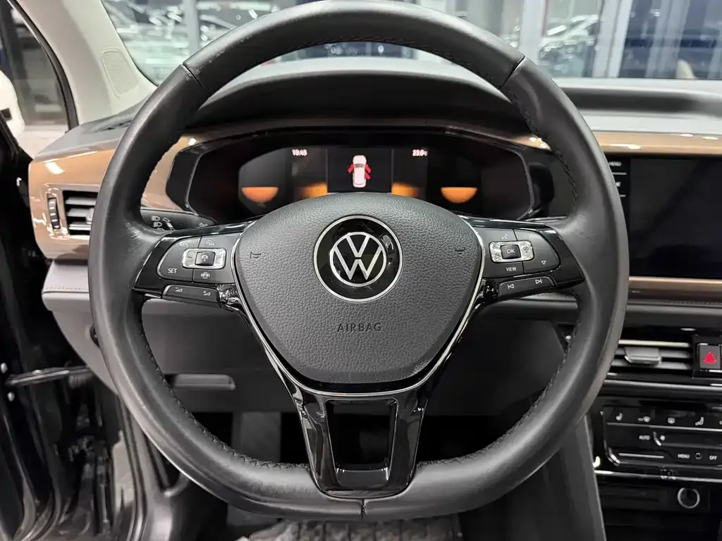 Volkswagen Tharu — фото 2