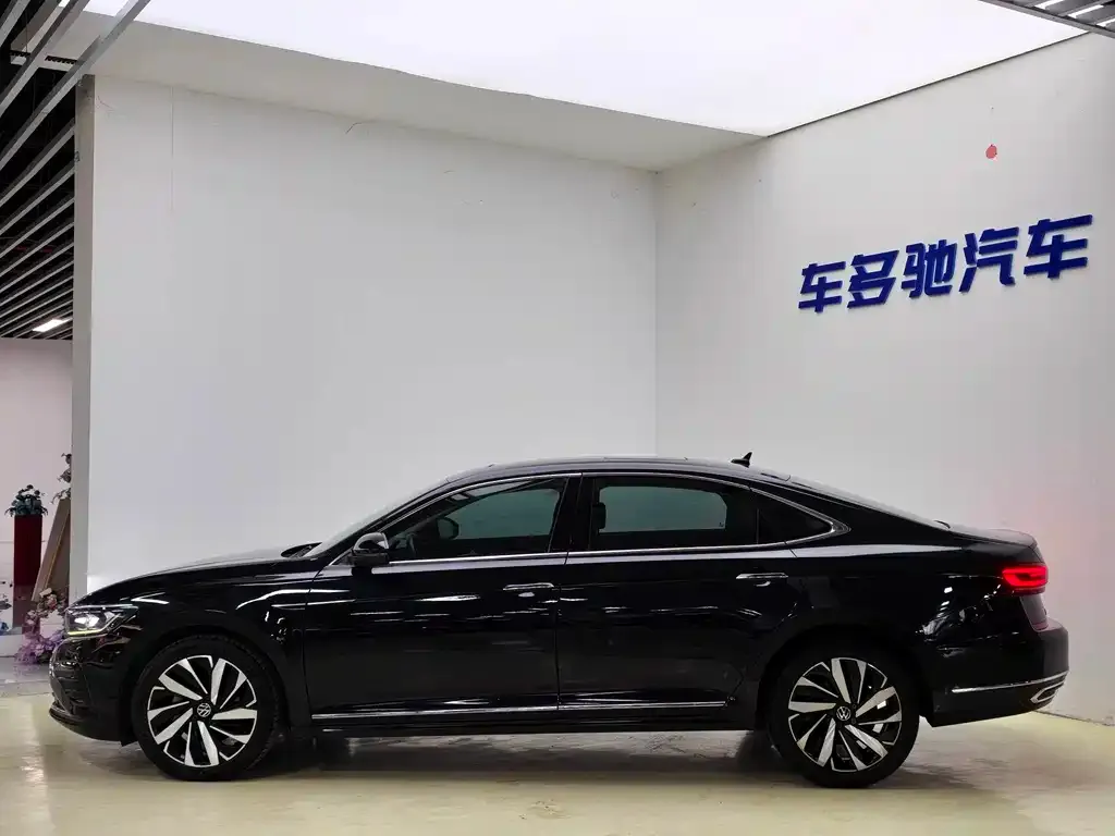 Volkswagen Passat — фото 6