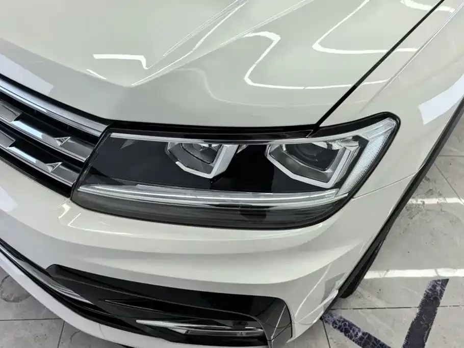Volkswagen Tiguan L — фото 4