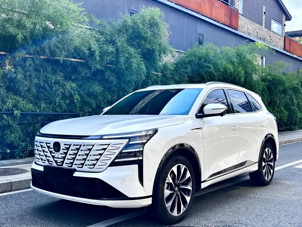 Changan CS75 PLUS — фото 1