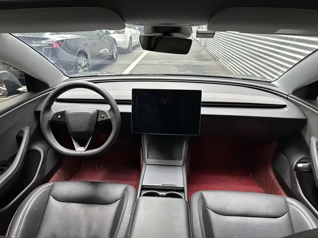 Tesla Model 3 — фото 5