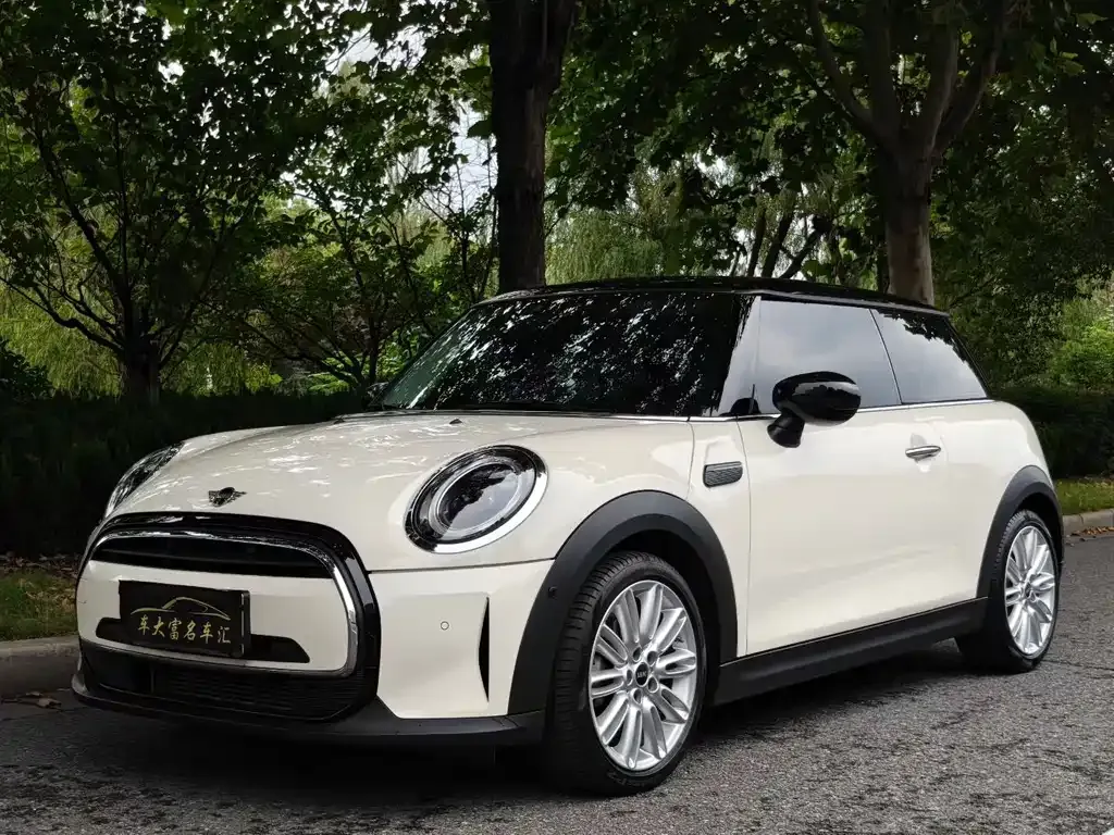MINI Cooper (3-door) — фото 1