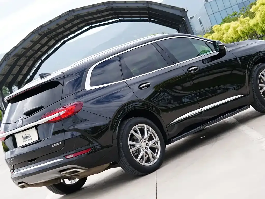 Buick Enclave — фото 10