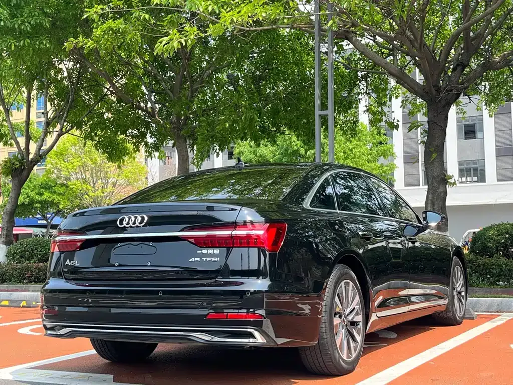 Audi A6L — фото 5