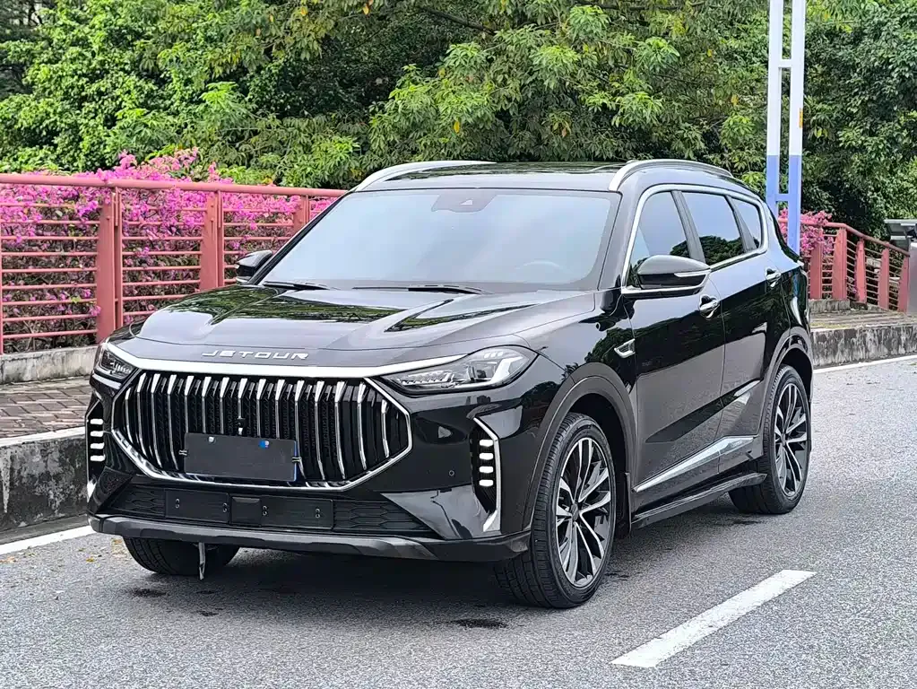 Jetour X70 PLUS — фото 1