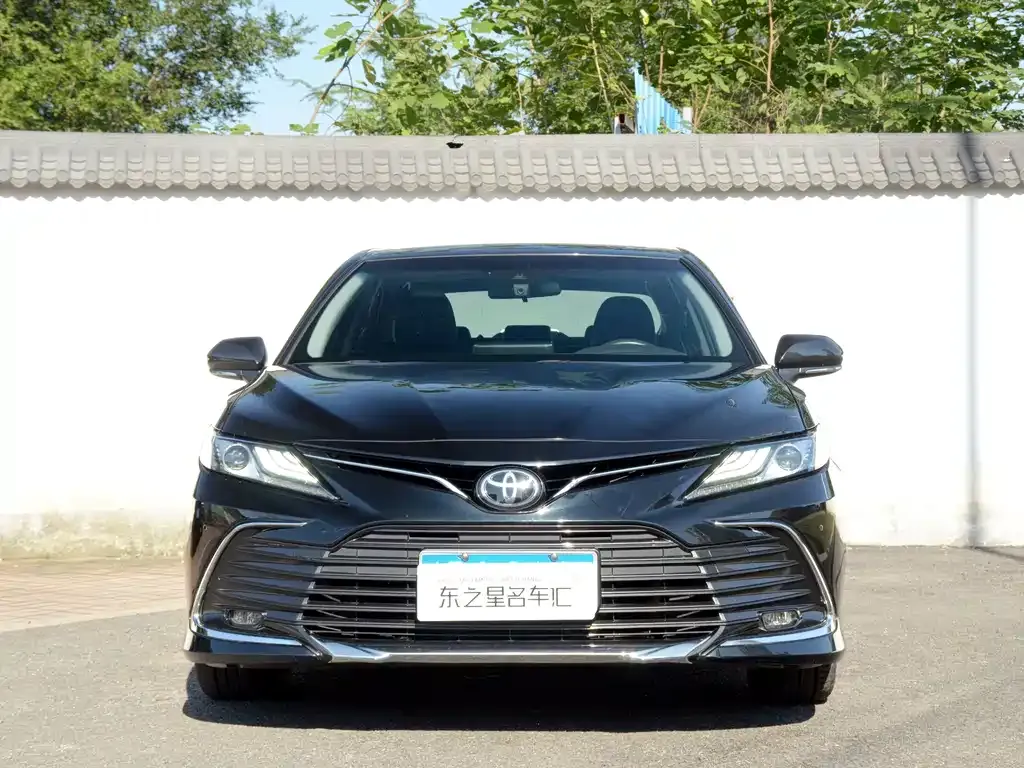 Toyota Camry — фото 3