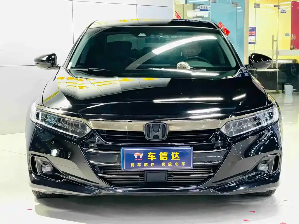 Honda Accord — фото 1
