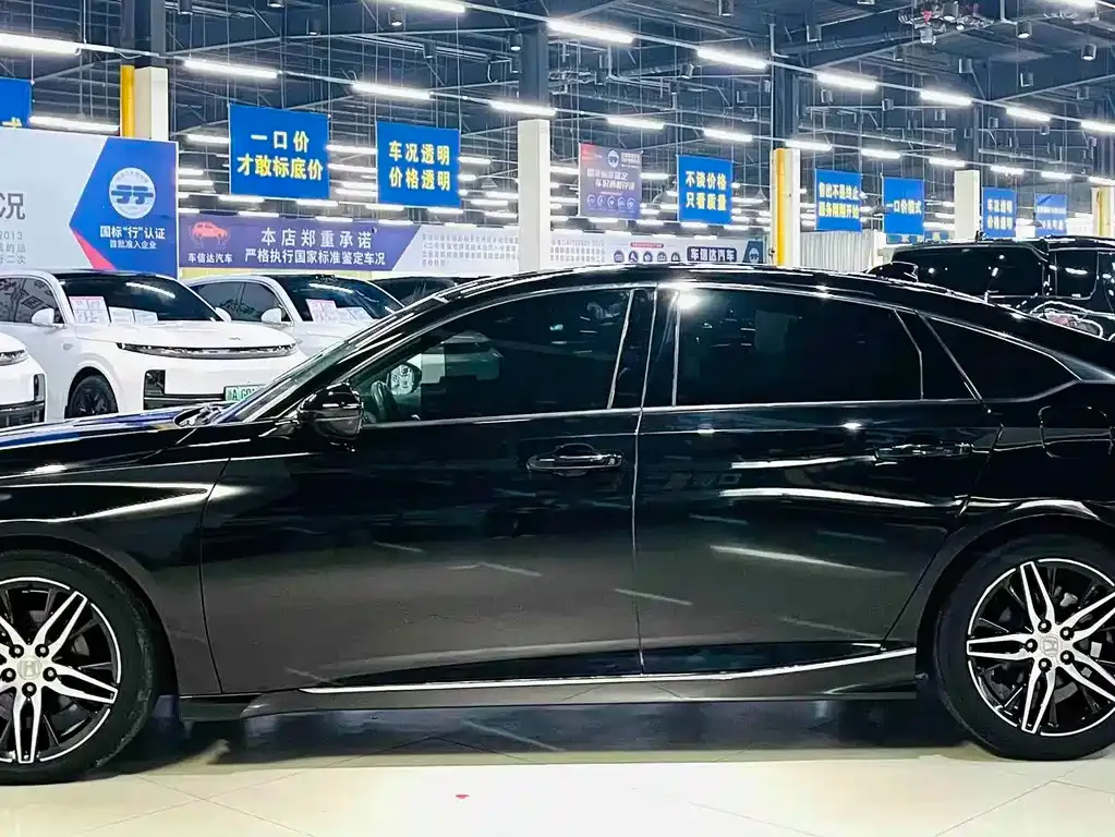 Honda Accord — фото 10