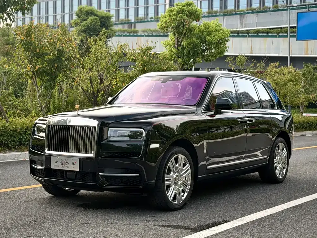 Rolls-Royce Cullinan — фото 1