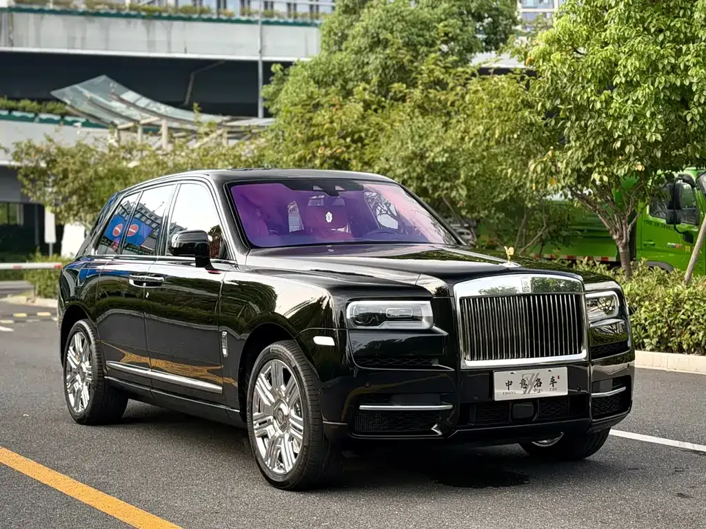 Rolls-Royce Cullinan — фото 8