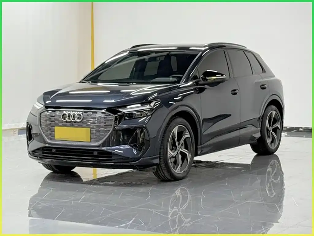 Audi Q4 e-tron — фото 1