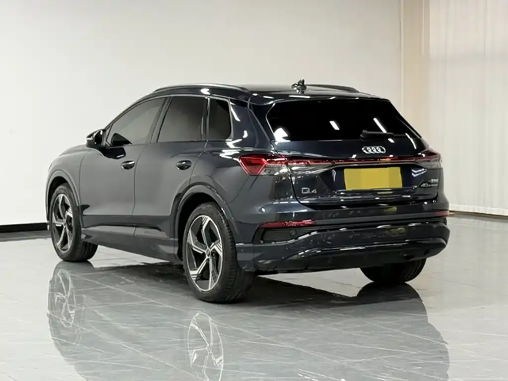 Audi Q4 e-tron — фото 3